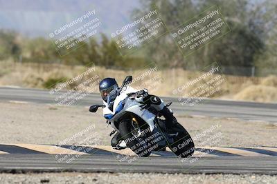 media/Dec-01-2025-Moto Forza (Mon) [[2daa91e15f]]/3-Beginner Group/Session 3 (Turn 3)/